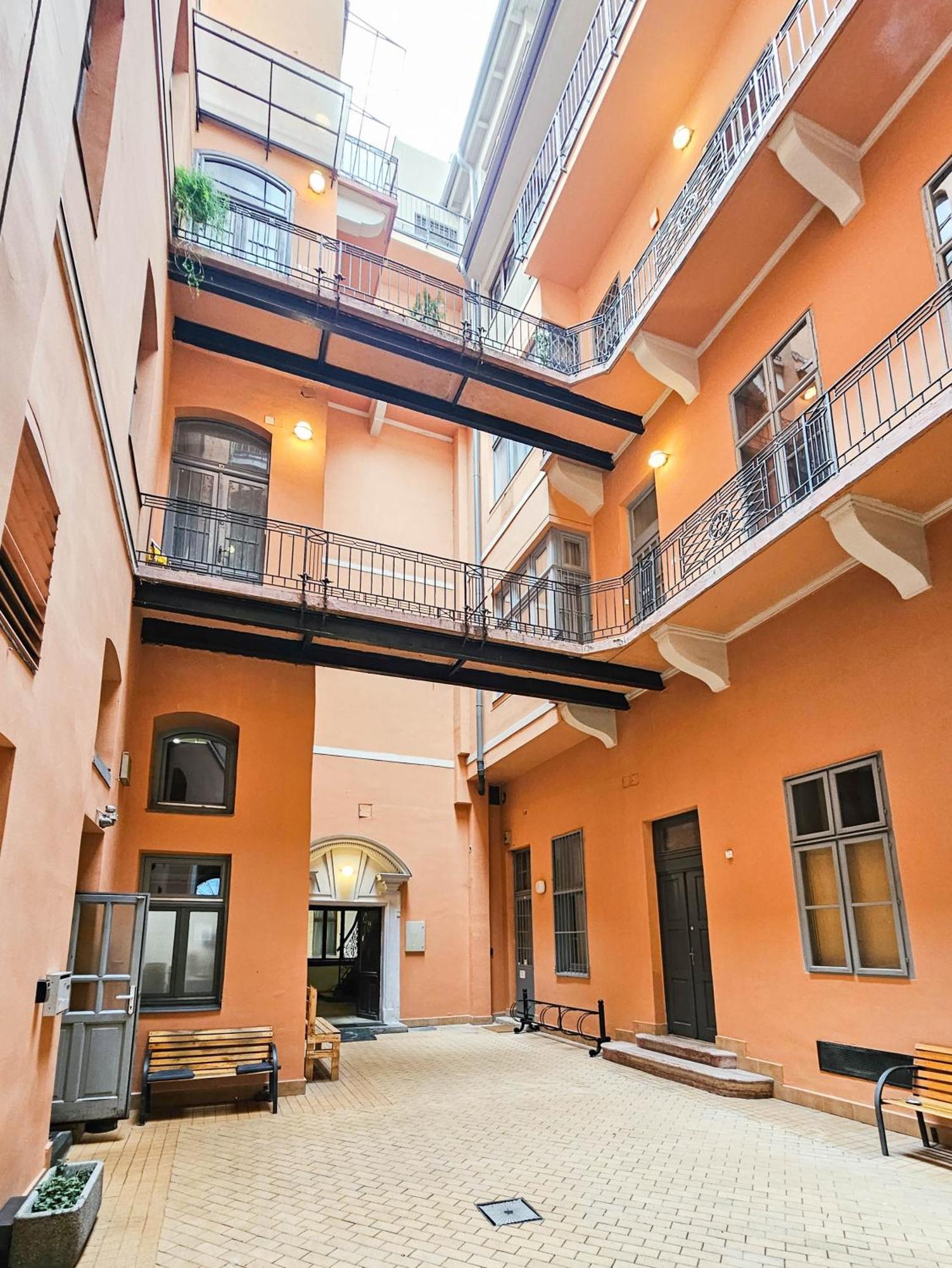 Free Parking Broadway - Ac, 2people, Fast Wifi, Smart Tv Appartamento *